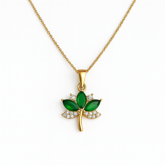 Collier Doré Pendentif Feuille Verte en Zirconiums